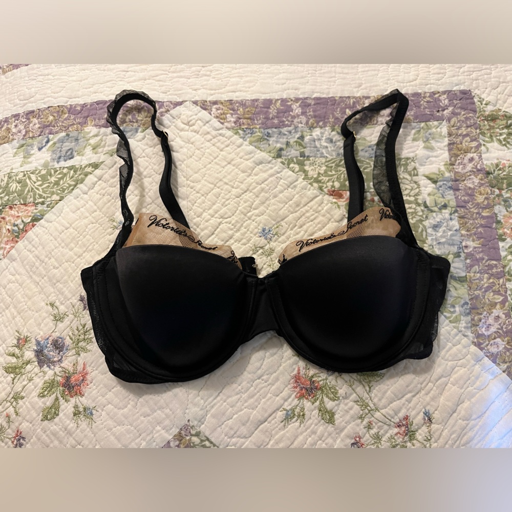 Victoria's Secret Black and Tan T-Shirt Bra